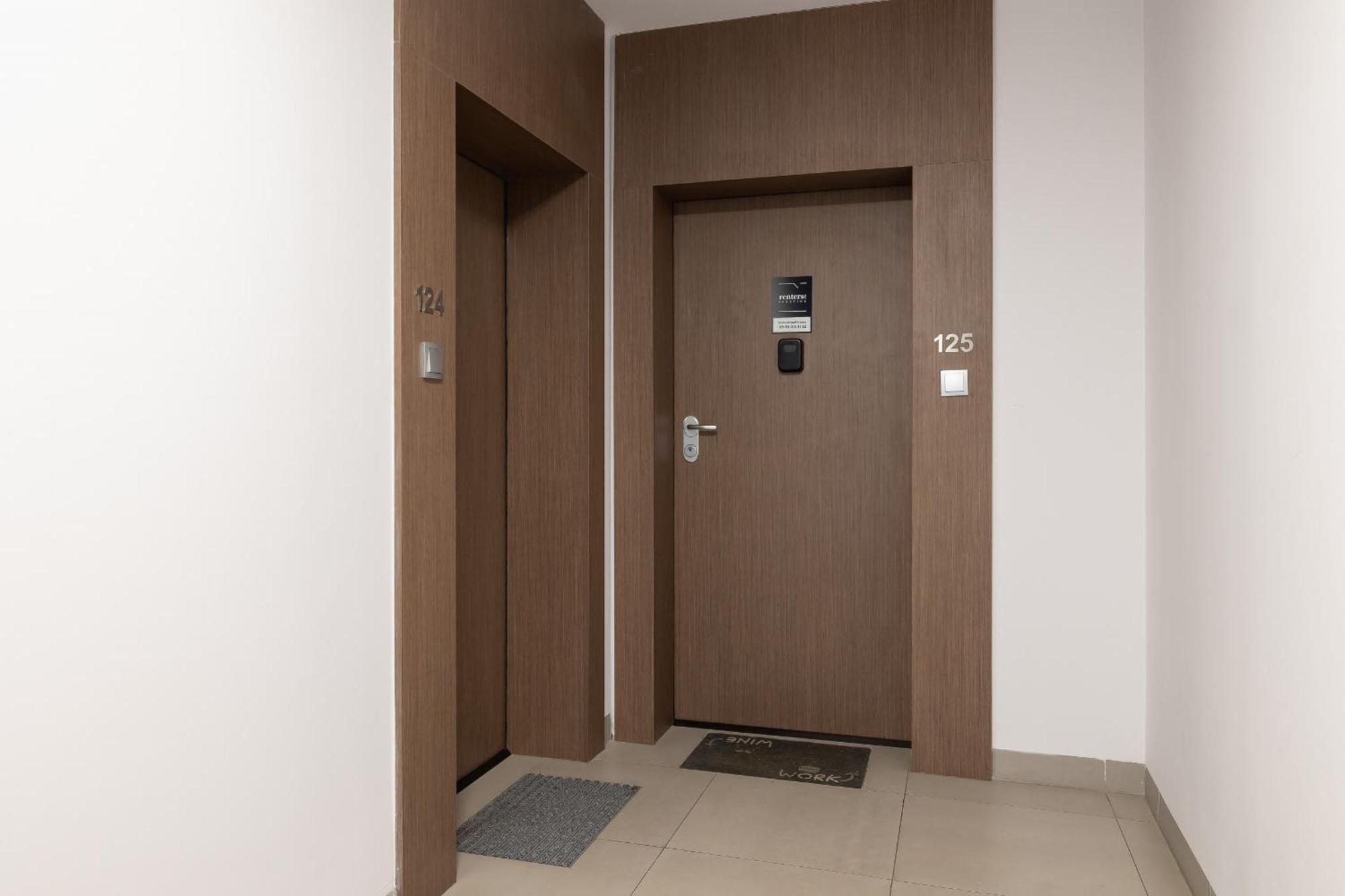 Cracow Pradnik Spacious & Family Apartment With 3 Bedroom By Renters Prestige คราคูฟ ภายนอก รูปภาพ