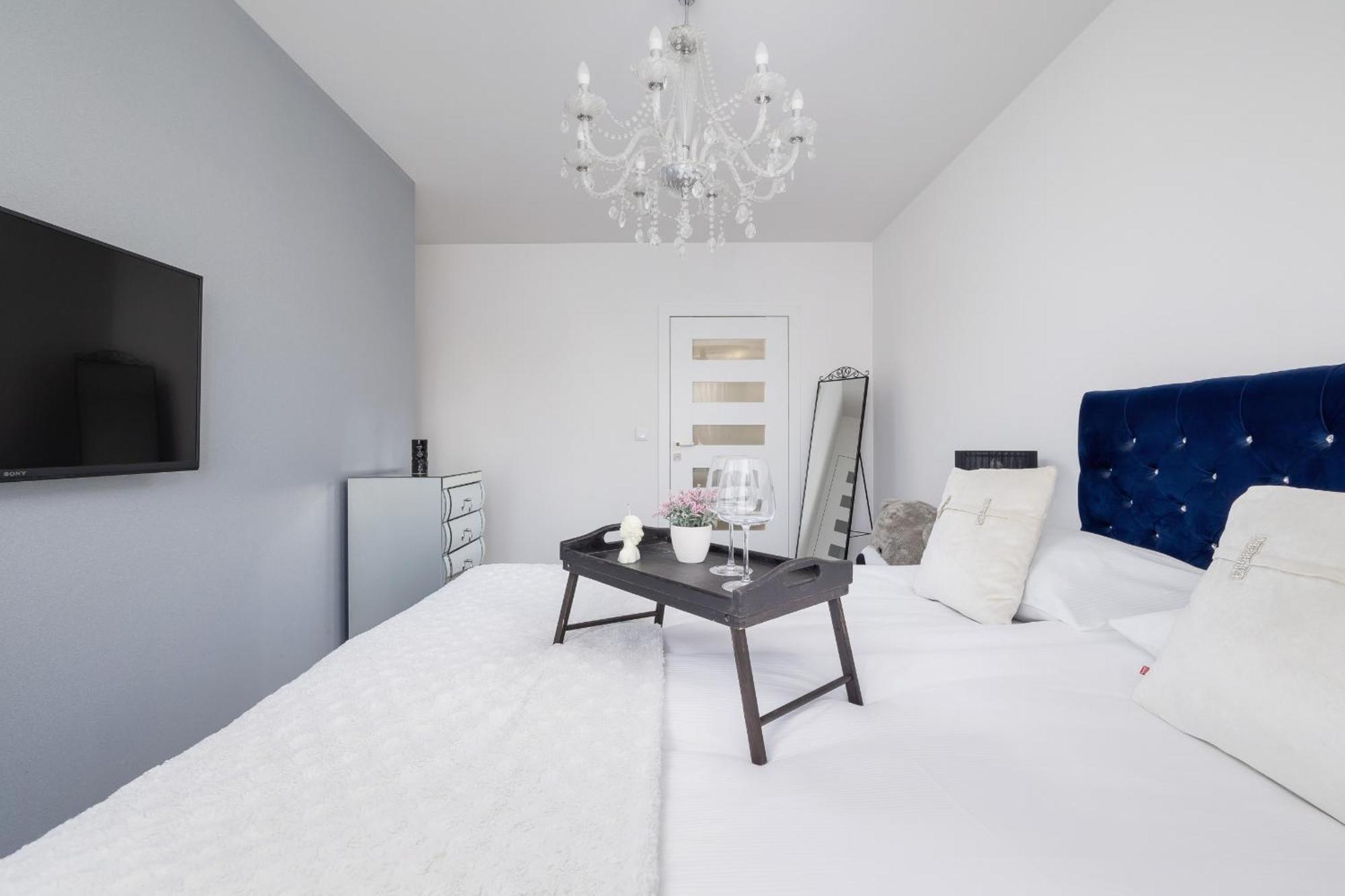 Cracow Pradnik Spacious & Family Apartment With 3 Bedroom By Renters Prestige คราคูฟ ภายนอก รูปภาพ