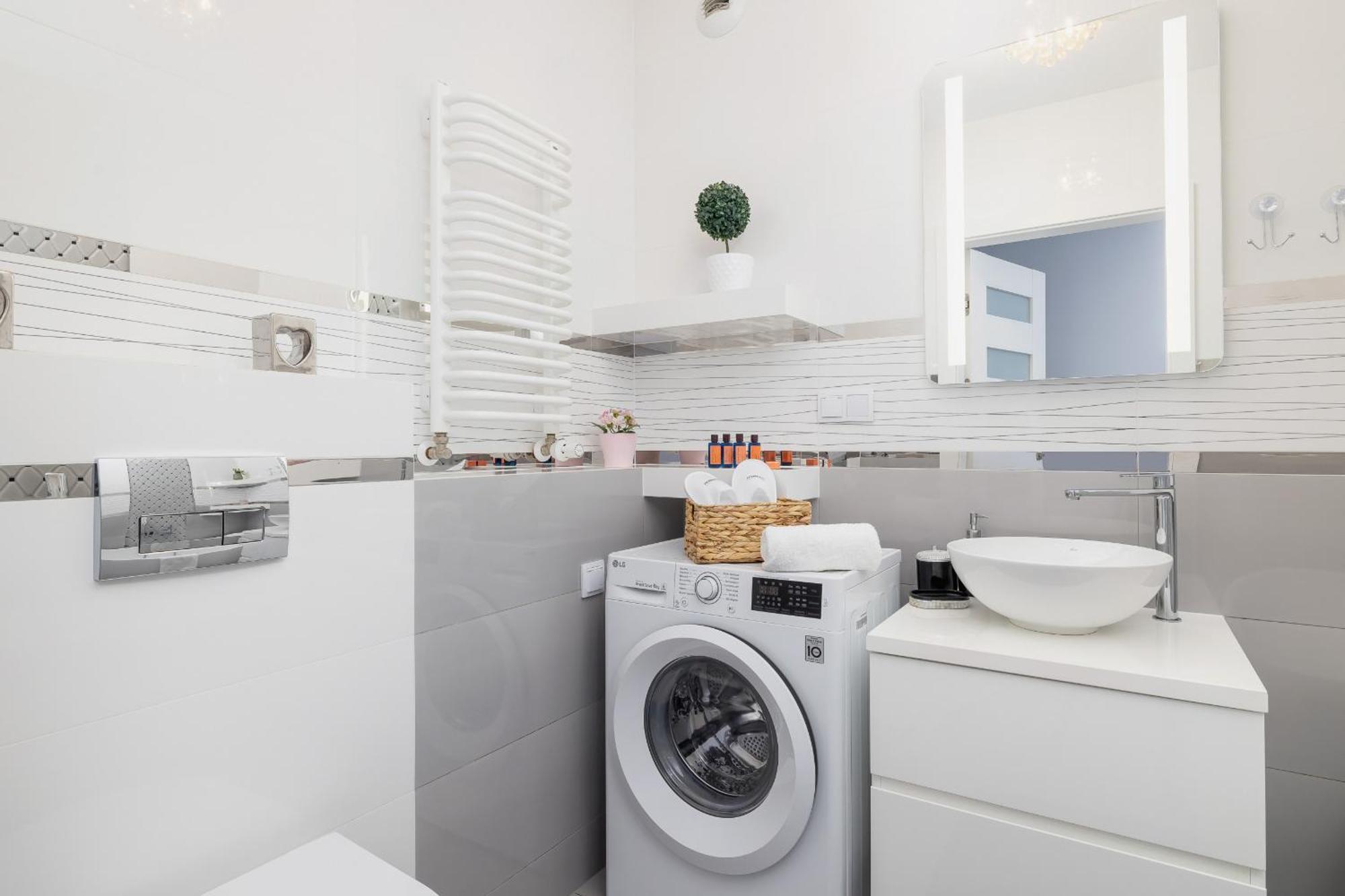 Cracow Pradnik Spacious & Family Apartment With 3 Bedroom By Renters Prestige คราคูฟ ภายนอก รูปภาพ