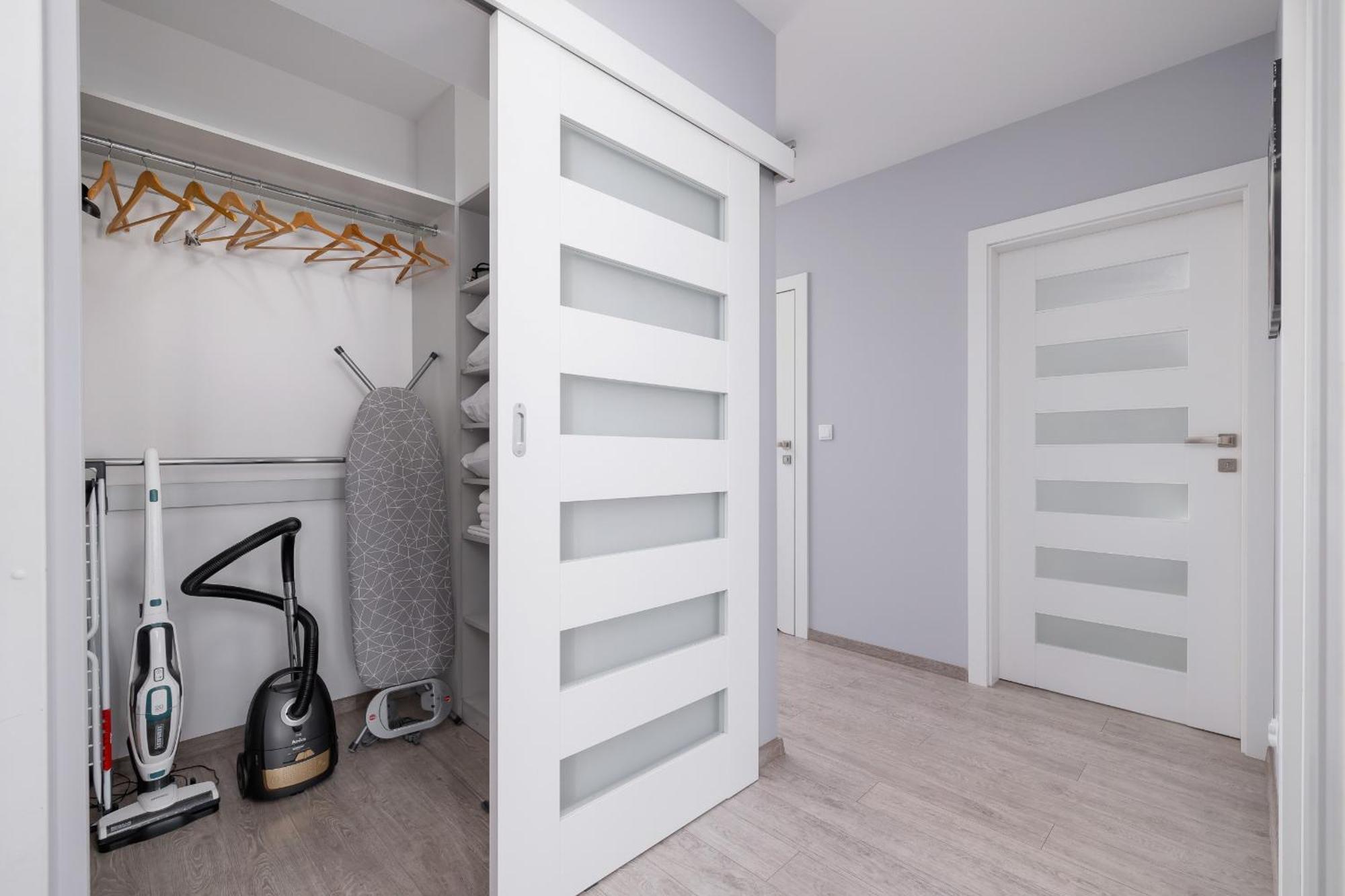 Cracow Pradnik Spacious & Family Apartment With 3 Bedroom By Renters Prestige คราคูฟ ภายนอก รูปภาพ